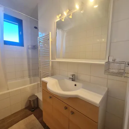 Lauvitel By Interhome شقة